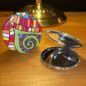 Artsy Abstract Design Compact Mirrors NWOT